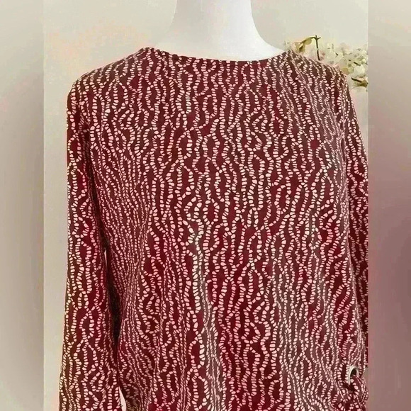 Belle Womens Size Small Top Red Crew Neck Bow Tie Side Geometric Print - Picture 2 of 7